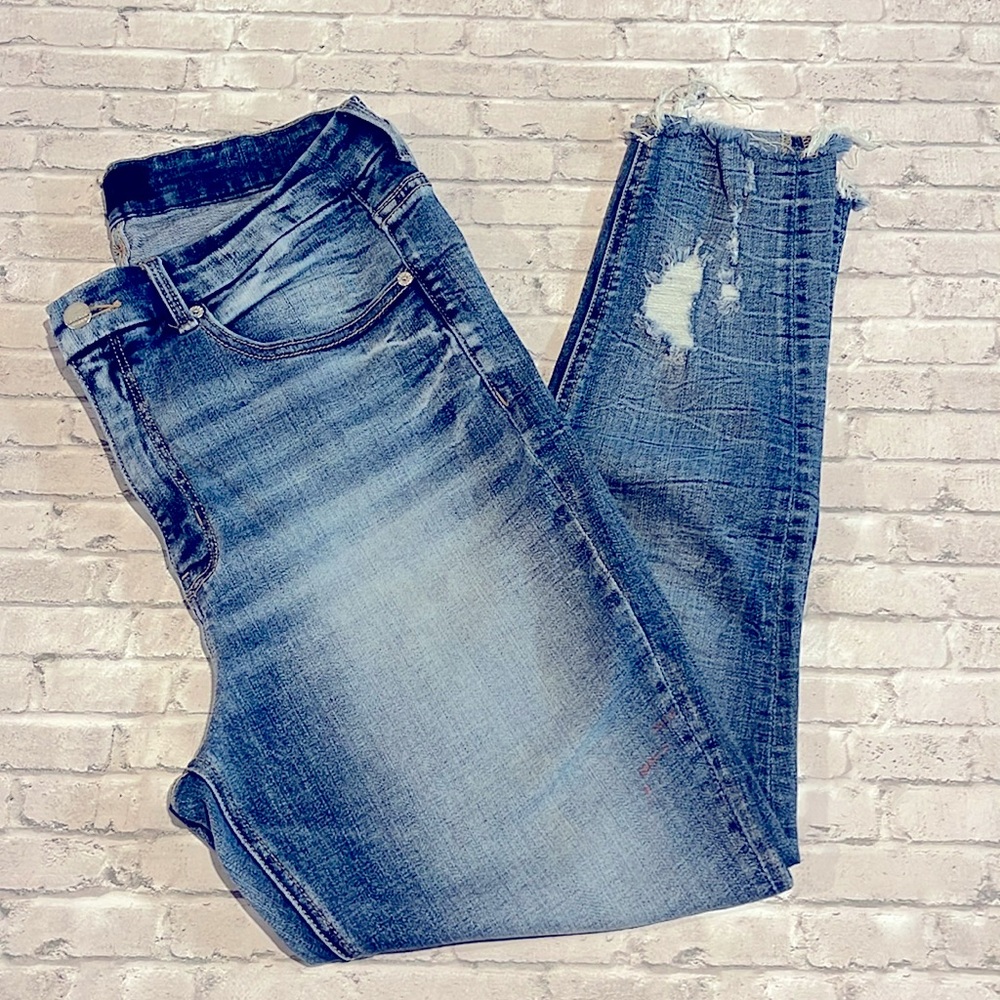 Buckle Black Fit No. 75 Ankle Skinny Jeans size 31 distressed denim
